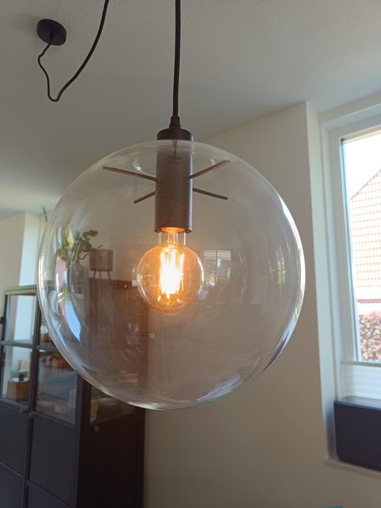 Moderne hanglamp met zwevende glazen bol en LED-licht, Ophalen, Zo goed als nieuw, Glas, Modern, Industrieel, Minimalistisch