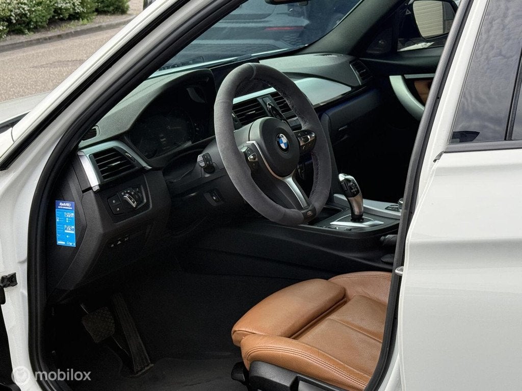 BMW 3-serie 318i M Sport Edition H&K|Automaat|Leder|18Inch, Auto's, BMW, Automaat, Euro 6, Wit, 3 cilinders