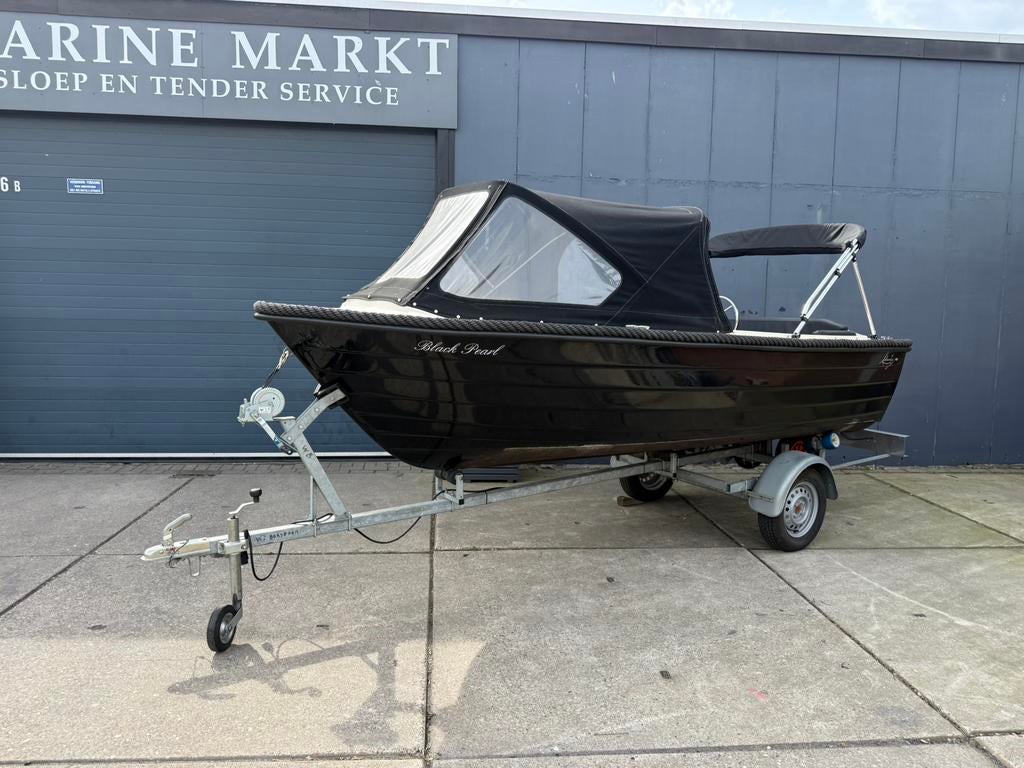 Liberty 4.35 sloep met Yamaha 8pk en boottrailer, Watersport en Boten, Sloepen, Ophalen, Gebruikt, Buitenboordmotor, Polyester