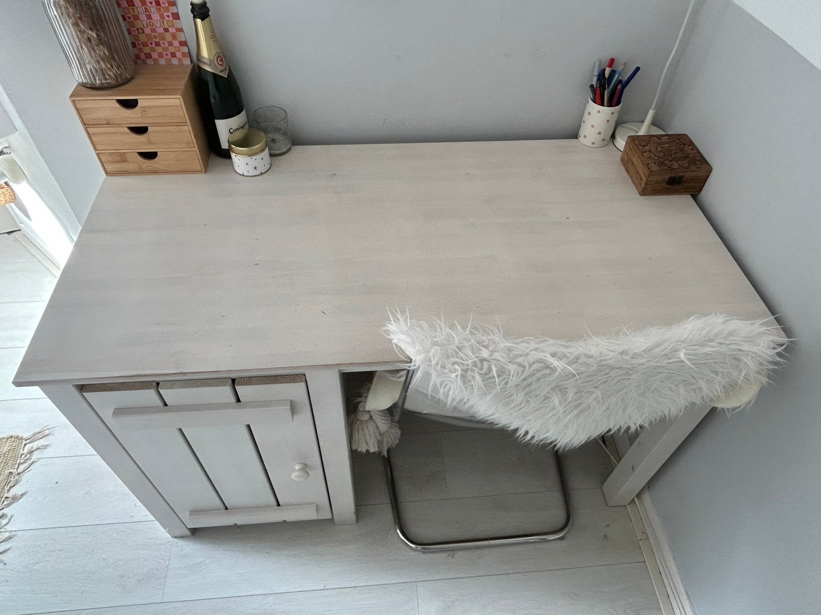 Bureau Woood, Ophalen