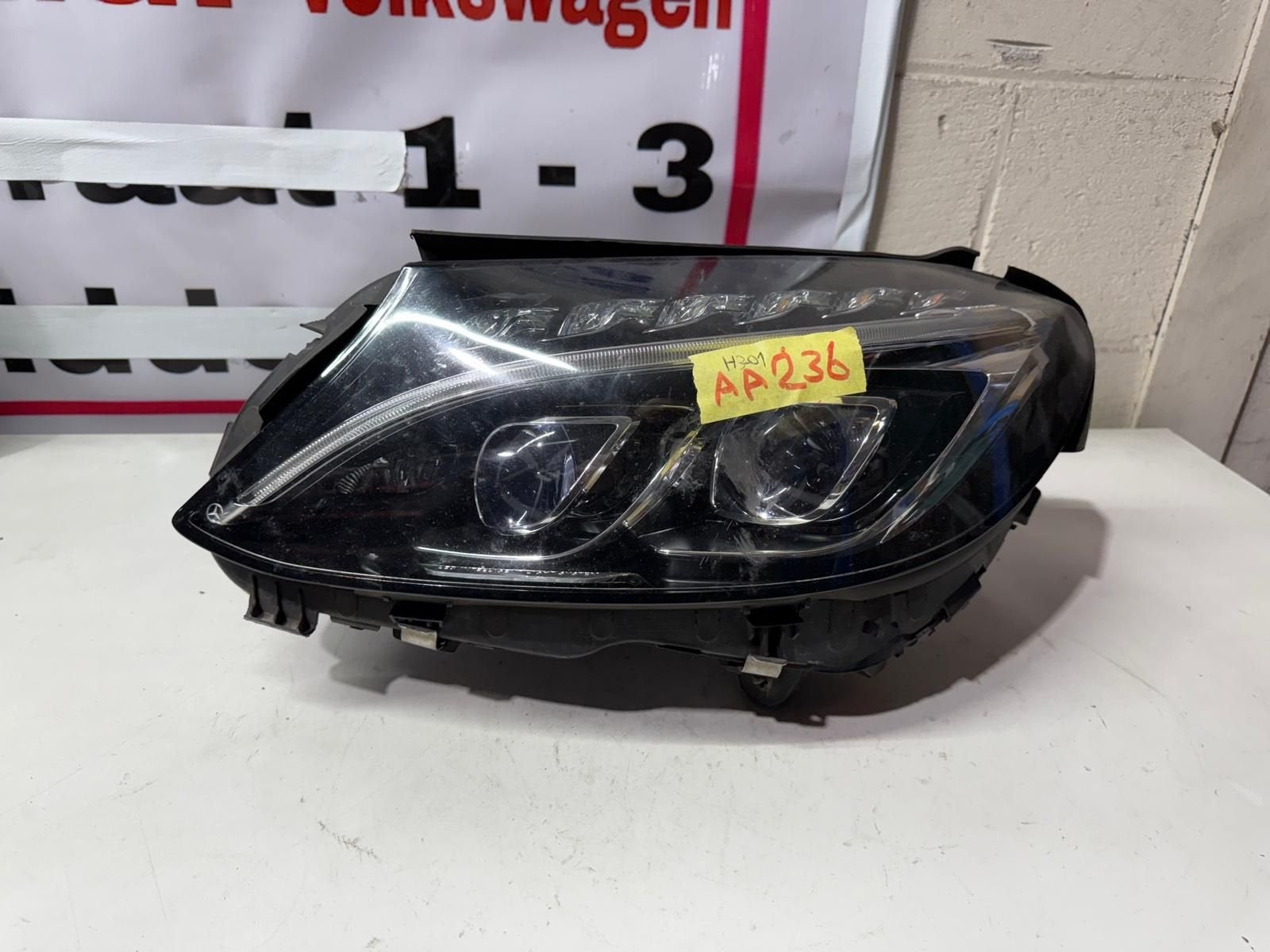 Mercedes-Benz C W205 Koplamp, Gebruikt, -, Ophalen of Verzenden, -