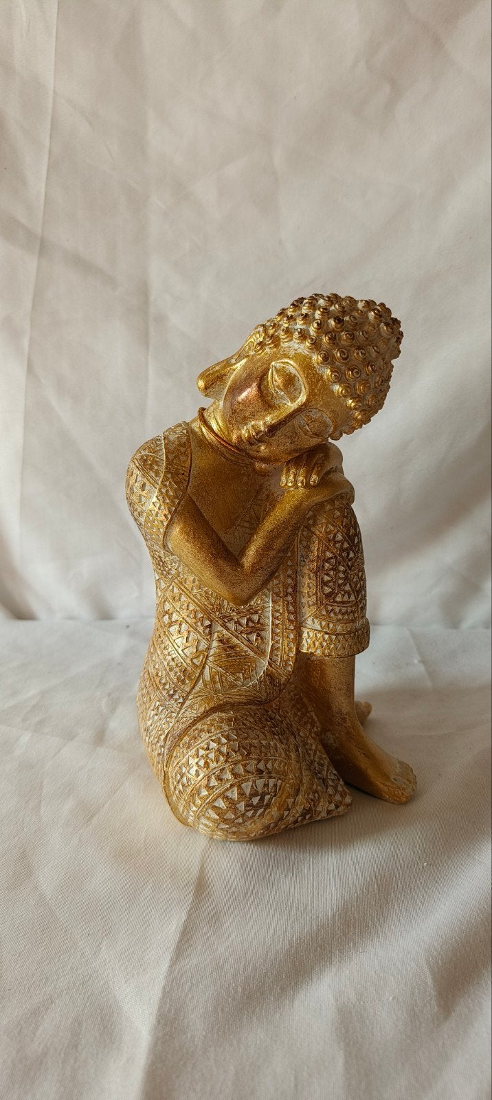 Gouden Boeddha beeldje, zittend in meditatie, Met reliëf, Gebruikt, Ophalen of Verzenden, Composieten