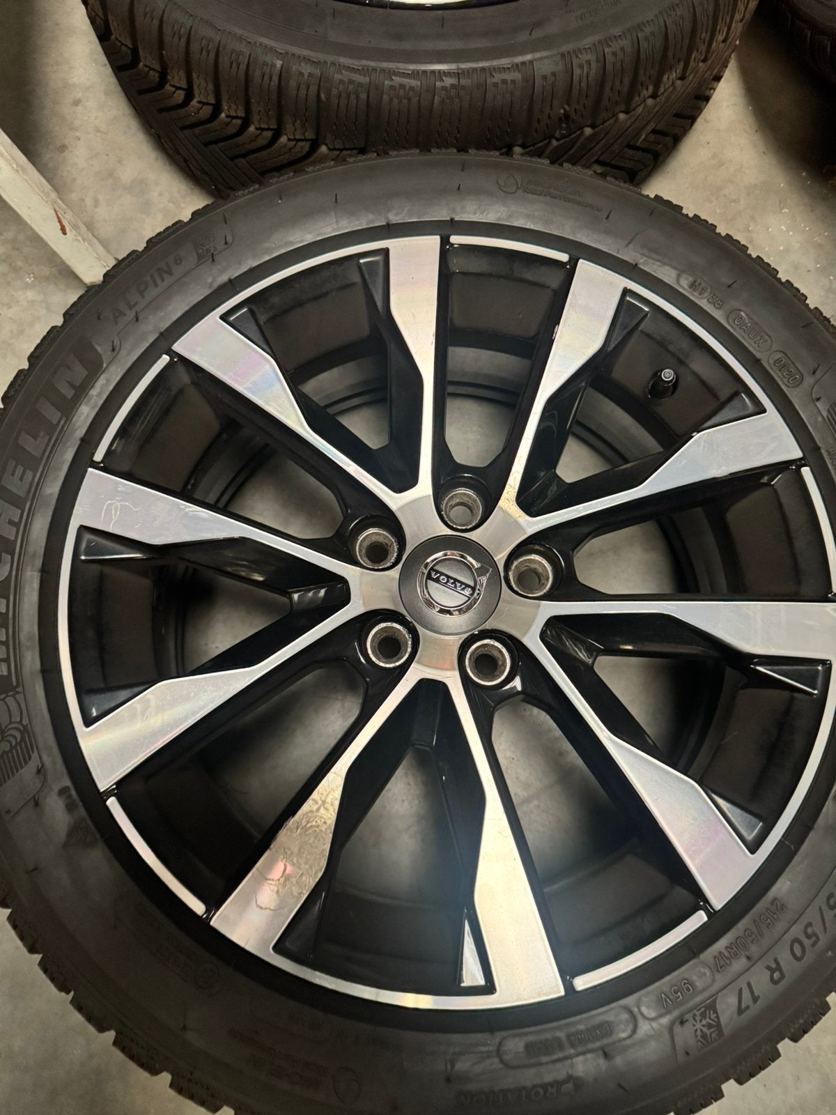 Volvo winterset 215/50r17 michelin winterbanden 7mm, Ophalen, Banden en Velgen, 17 inch, Winterbanden