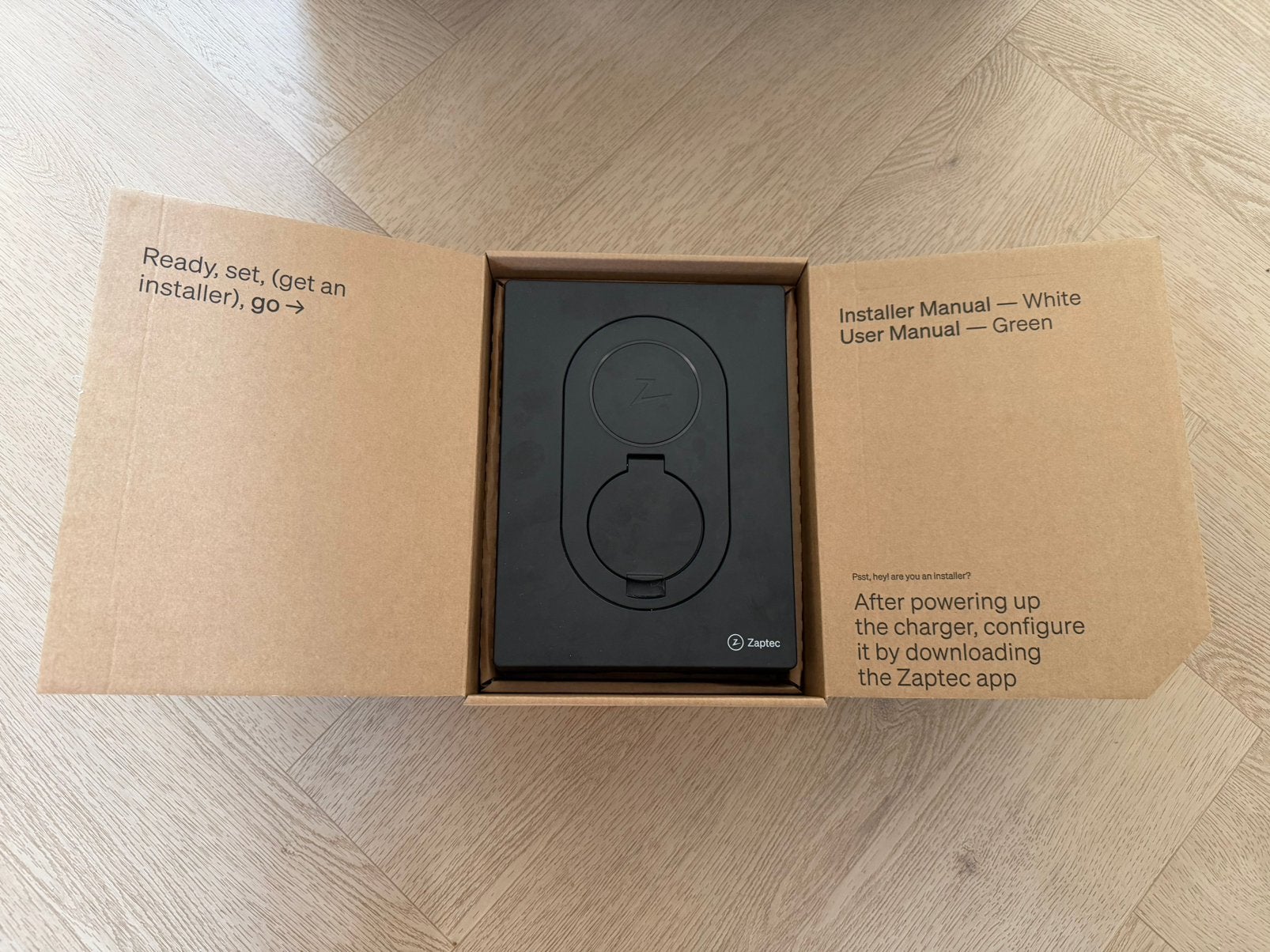 Zaptec Go EV Laadpaal 22kW (Asphalt Black) –Stijlvol-Compact, Ophalen of Verzenden, Zo goed als nieuw, Laadpaal