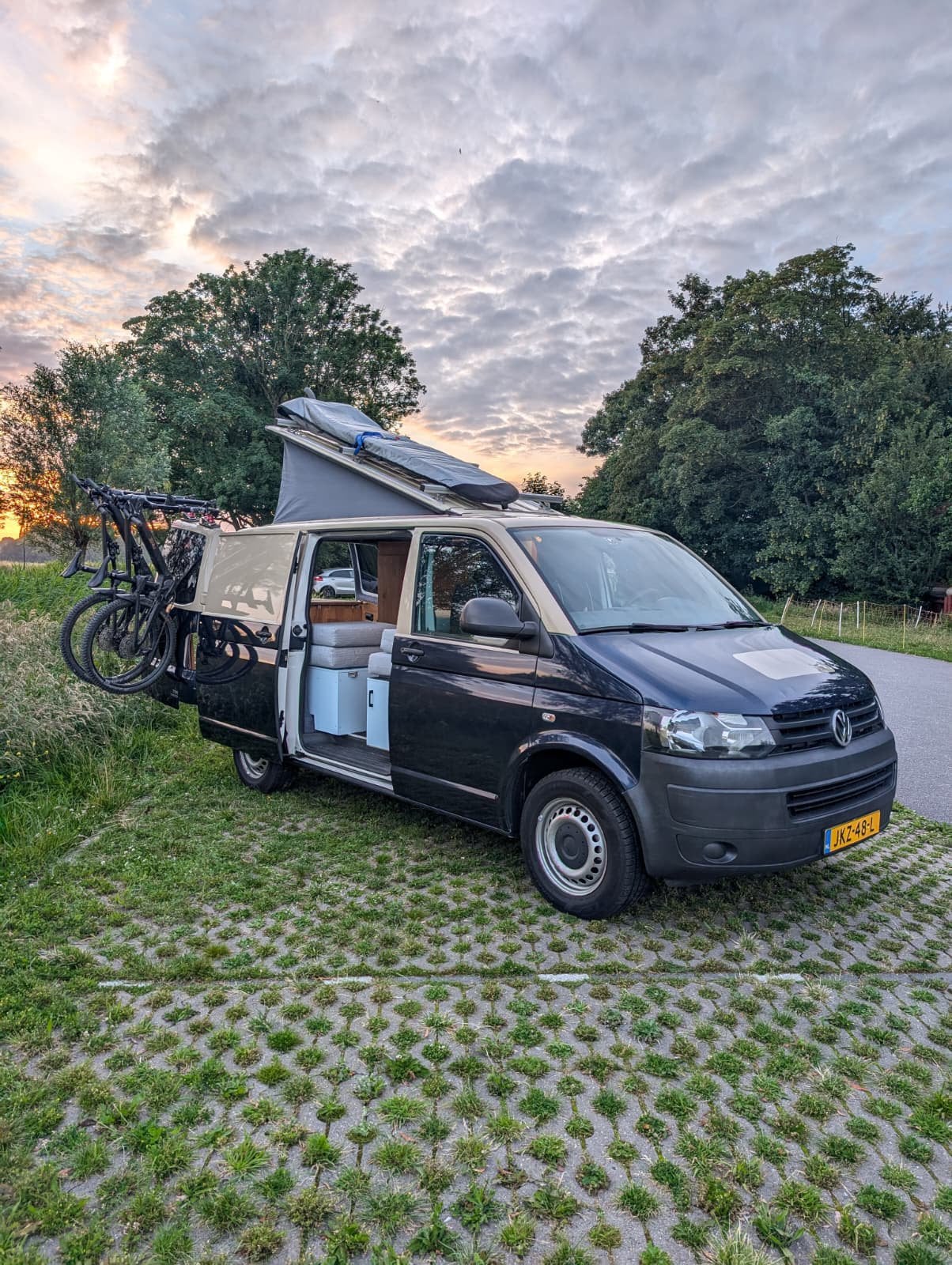 Off-Grid VW T5 Camper, 90000km, Euro 5, 15 km/l, Overige carrosserieën, Blauw