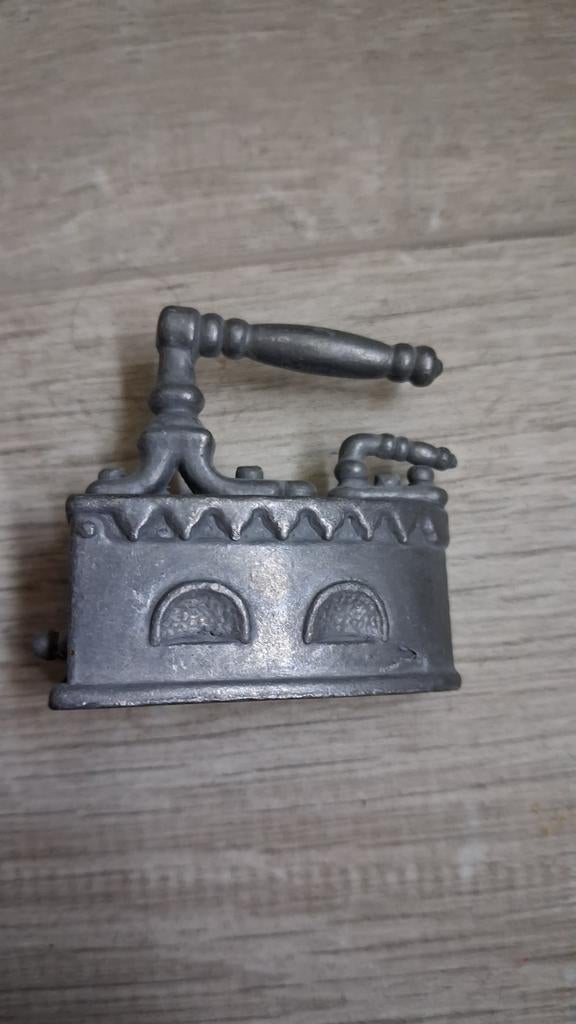Miniatuur Lood Speelgoed: Strijkijzer, Camera, Theepot, Ophalen of Verzenden