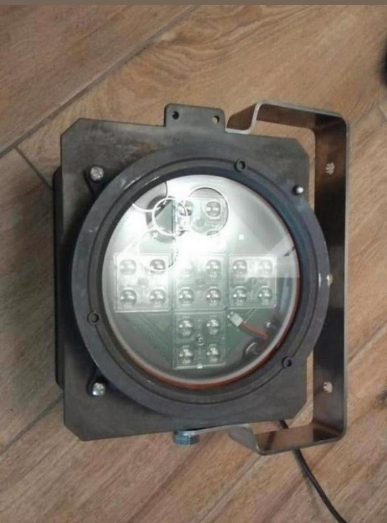 Eaton 49 watt floodlight €150 per stuk 3 voor €300,- buitenv, Ophalen of Verzenden