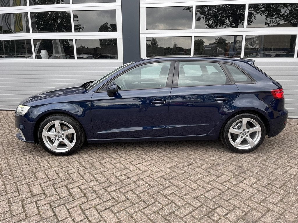 Audi A3 Sportback 30 TFSI Sport Lease Edition, Auto's, Audi, 12 maanden, Gebruikt, Blauw, 116 pk