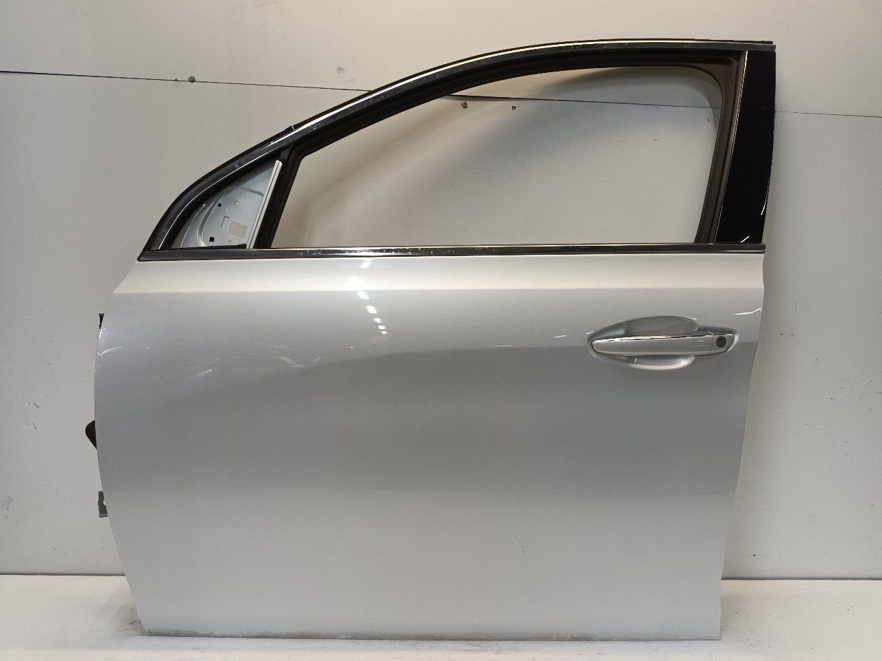 Portier links voor Peugeot 308, Onderdelen@venauto.nl, Van der Ven Autorecycling B.V., Gebruikt, Ettenseweg 76, 4706 PB Roosendaal, The Netherlands