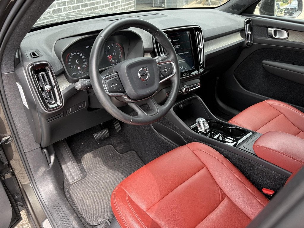 Volvo XC40 2.0 T4 Inscription | 360 Graden Camera | All seas, Auto's, Volvo, 12 maanden, Euro 6, SUV of Terreinwagen, Zilver of Grijs