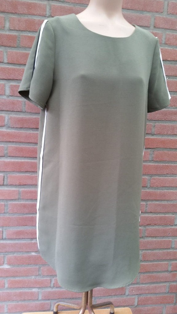 Airdate amsterdam – legergroene jurk maat s, Kleding | Dames, Maat 38/40 (M), Nieuw, Ophalen of Verzenden, Boven de knie