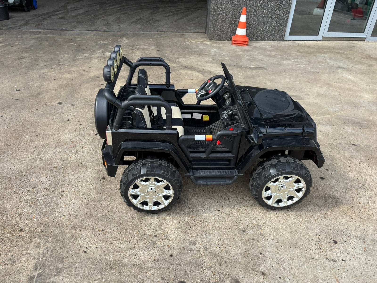 Jeep elektrische auto voor kinderen vanaf 0 tot 5 jaar, Ophalen, Gebruikt