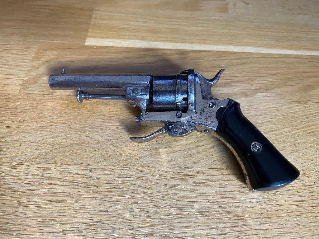 Antieke 5 mm penvuur revolver (onklaar), Ophalen of Verzenden