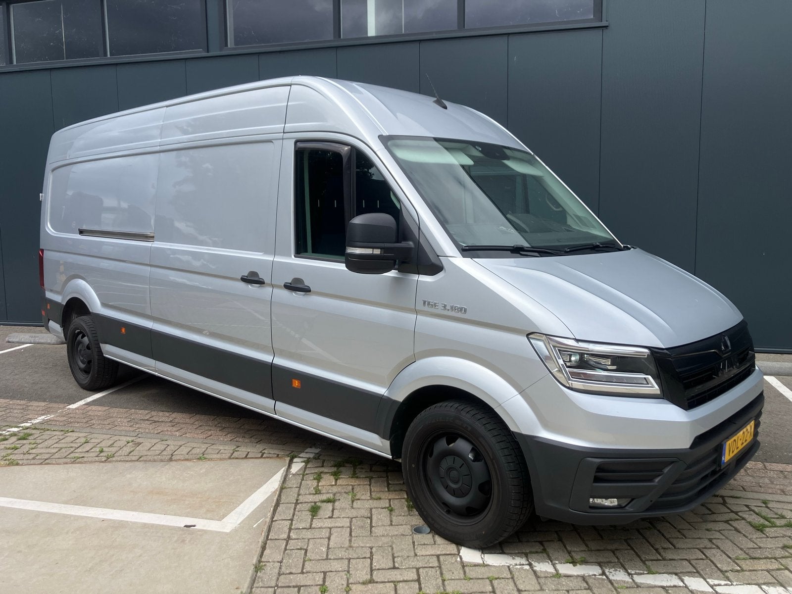 MAN TGE 2.0 TDI 177PK DSG LED Tachograaf Navi Camera NAP✅, Auto's, Euro 5, Stof, Zwart, 4 cilinders