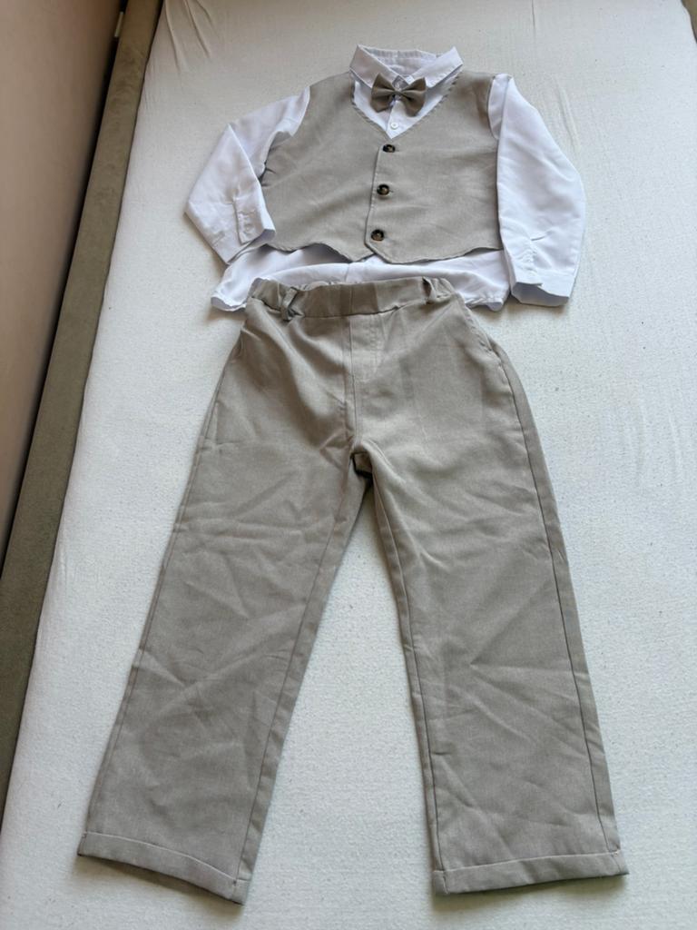 Beige Kostuum jongen zgan maat 122, Ophalen of Verzenden, Zo goed als nieuw, Jongen, Setje