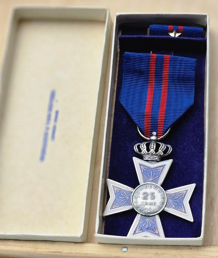 Brandweer medaille 25, Ophalen of Verzenden, Overige soorten, Nederland, Lintje, Medaille of Wings