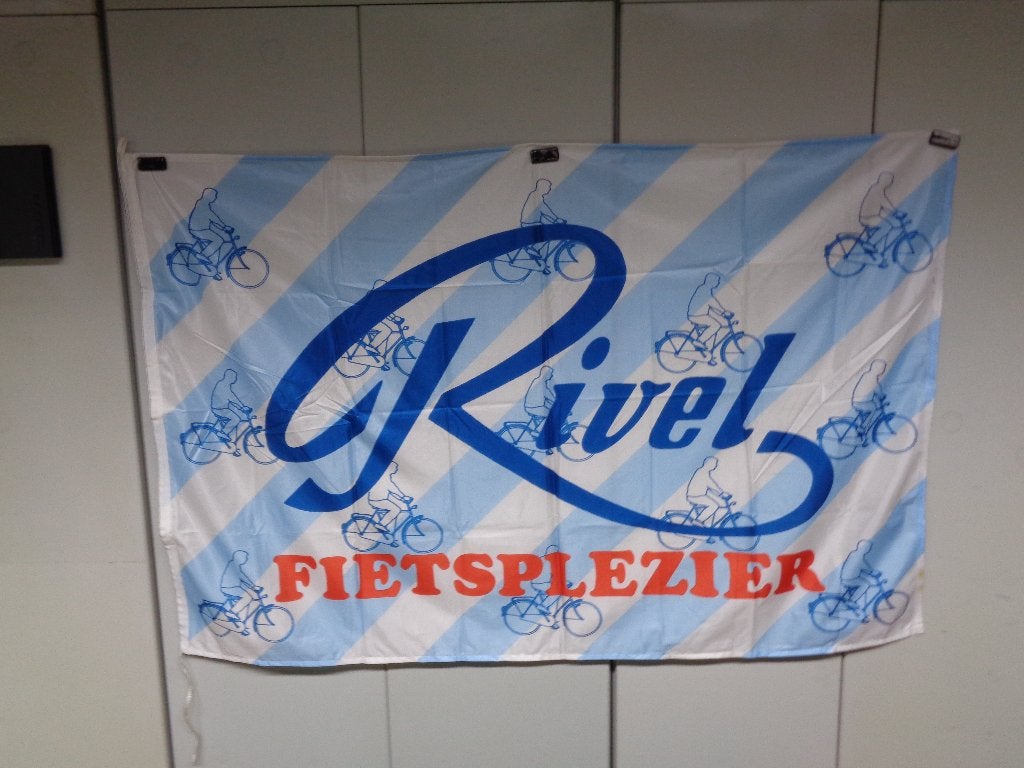 Rivel vlag, Ophalen of Verzenden, Zo goed als nieuw