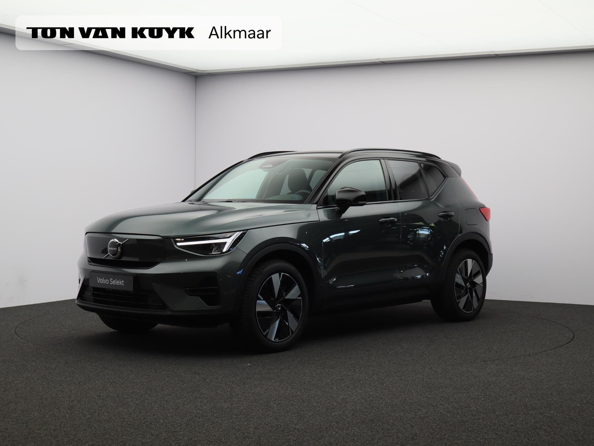 Volvo EX40 Single Motor Ext. Range Plus Europa 82 kWh / Fore