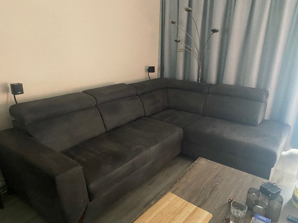 Foto 10 van Compleet eetkamer inrichting met 6 leren stoelen salontafel