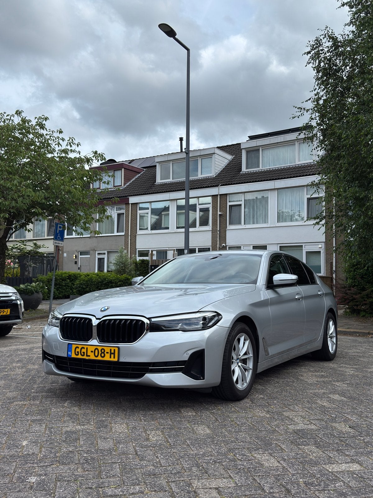 BMW 5-Serie 520d 190pk Aut 2020 Grijs, Auto's, Automaat, Achterwielaandrijving, 1995 cc, 2000 kg