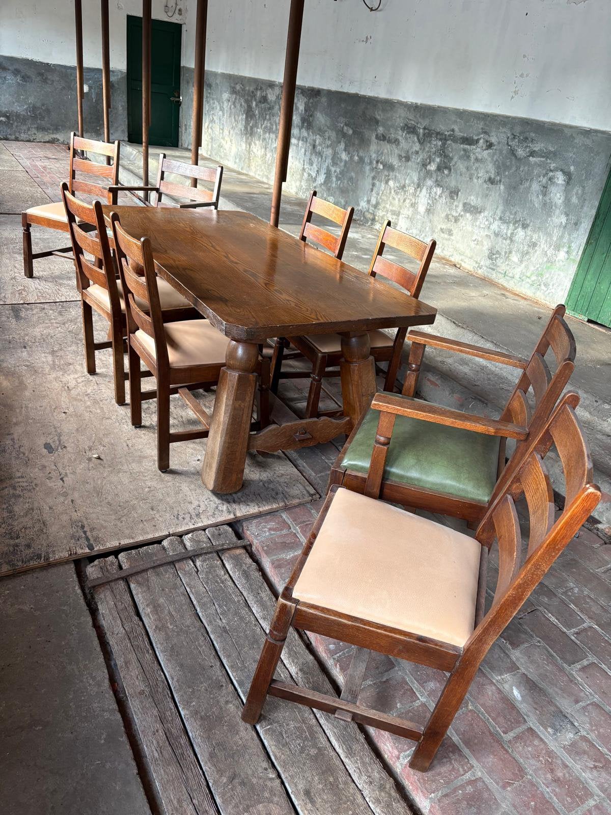 Eettafel met 8 stoelen. Gratis af te halen, Huis en Inrichting, Tafels | Eettafels, Ophalen, Gebruikt, Rechthoekig, 50 tot 100 cm