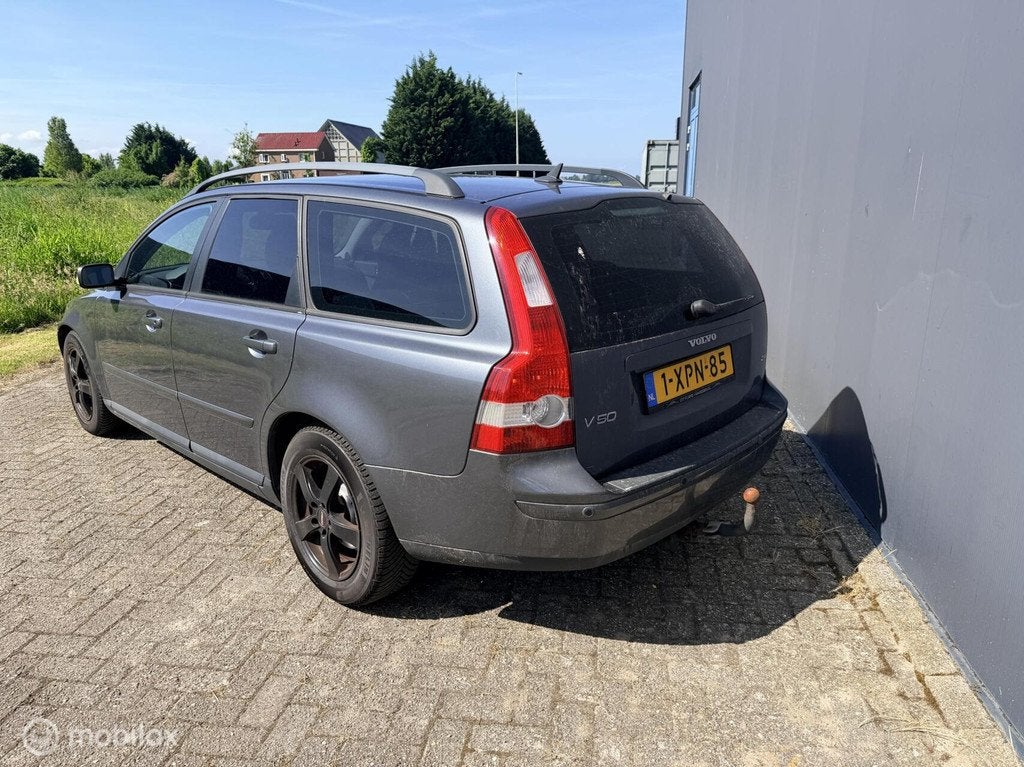 Volvo V50 2.4 Summum automaat, Auto's, Volvo, Gebruikt, 700 kg, Leder en Stof, 11 km/l