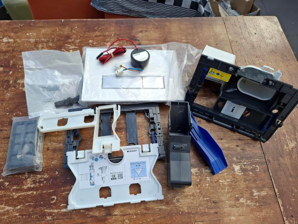 Geberit spoelmechanisme met bedieningspaneel, Ophalen of Verzenden