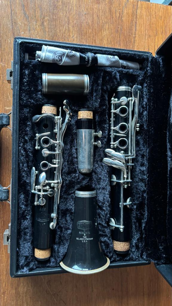 Selmer bundy Resonite Klarinet met Koffer en accessoires, Muziek en Instrumenten, Bes-klarinet, Kunststof, Gebruikt, Ophalen of Verzenden