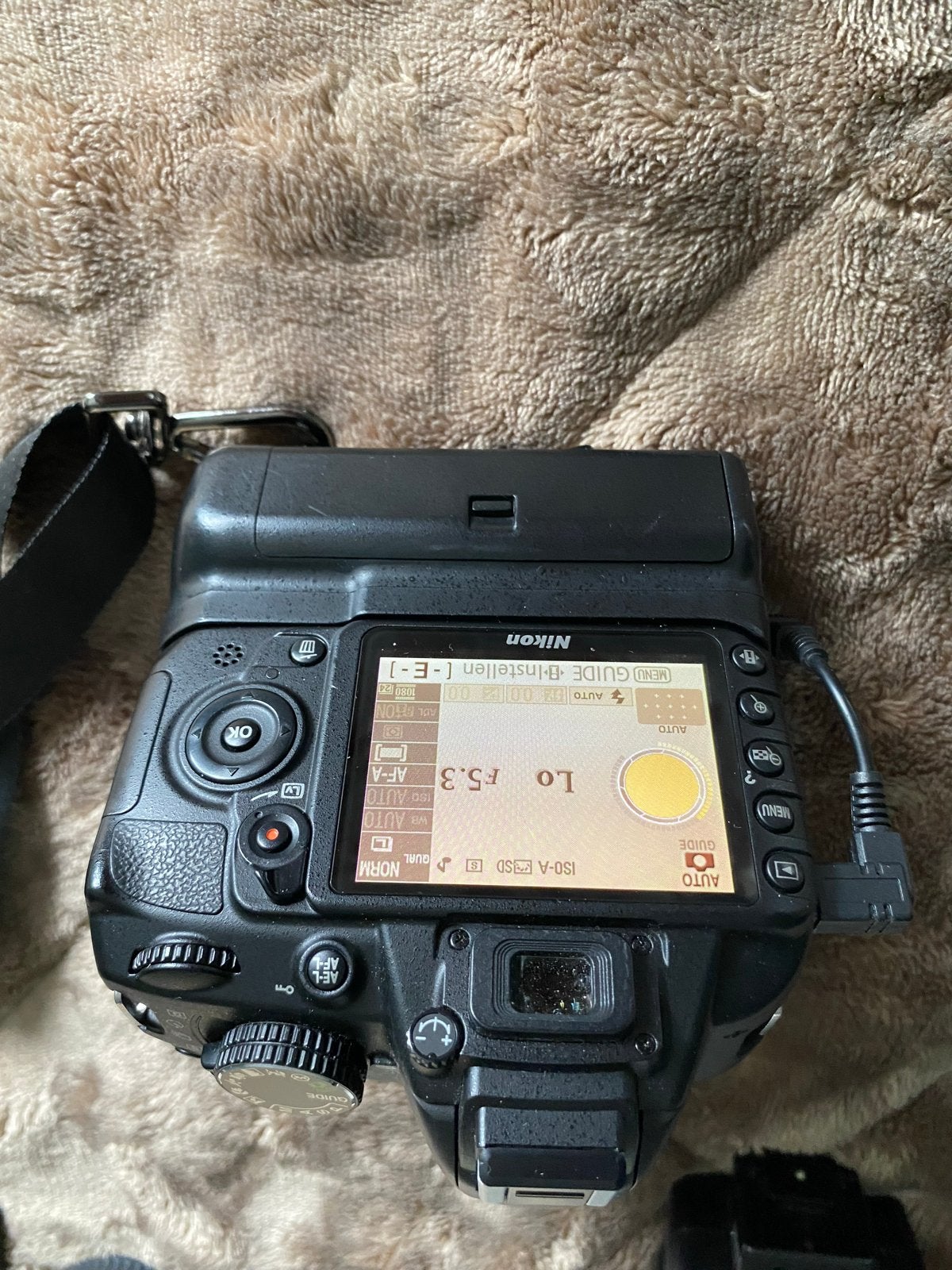 Nikon D3100 spiegelreflexcamera met battery grip en accessoi, Ingebouwde flitser, Gebruikt, Spiegelreflex, Ophalen of Verzenden