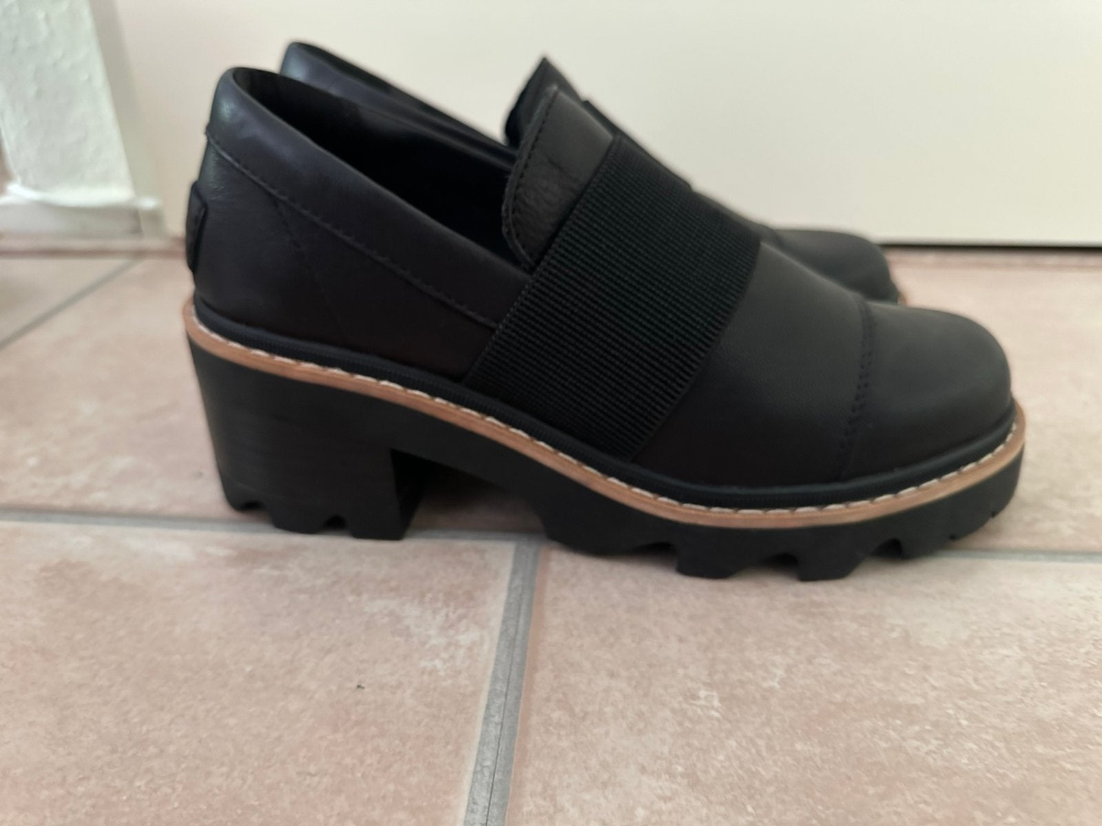Sorel zwarte instappers maat 38, Kleding | Dames, Ophalen of Verzenden, Zo goed als nieuw, Instappers, Zwart