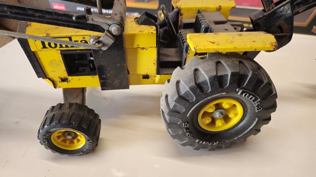 2 X  TONKA  TREKKERS/LANDBOUW, Ophalen, Gebruikt