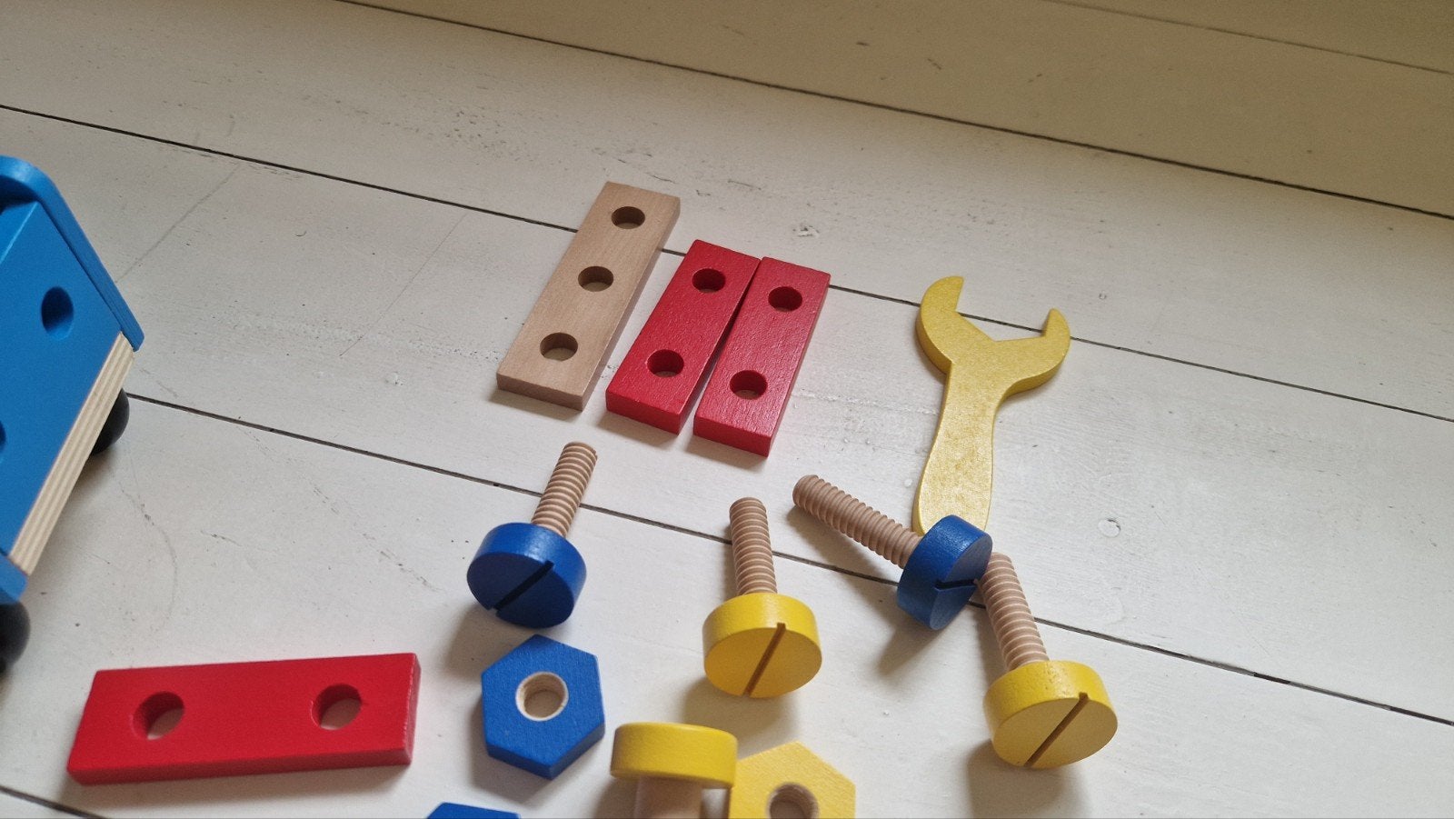 Houten bouwvoertuig met gereedschap, Ophalen, Zo goed als nieuw