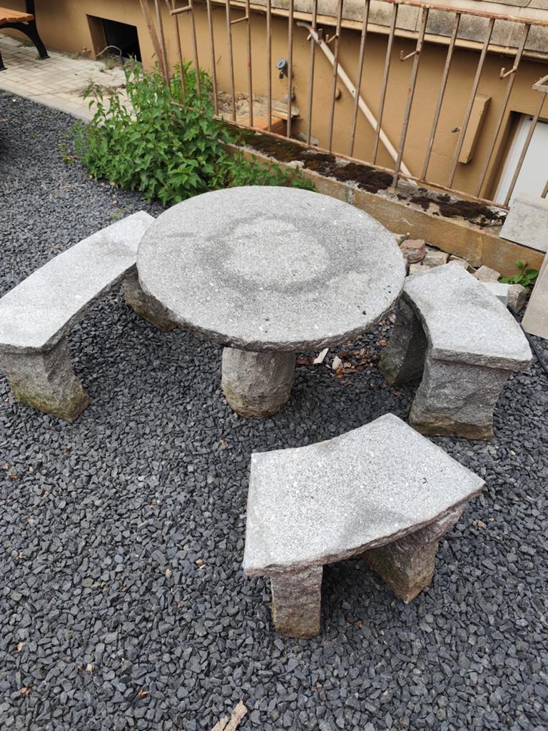 Natuurstenen tuintafel met bankjes, Tuin en Terras, Ophalen, Gebruikt, Rond, Overige materialen