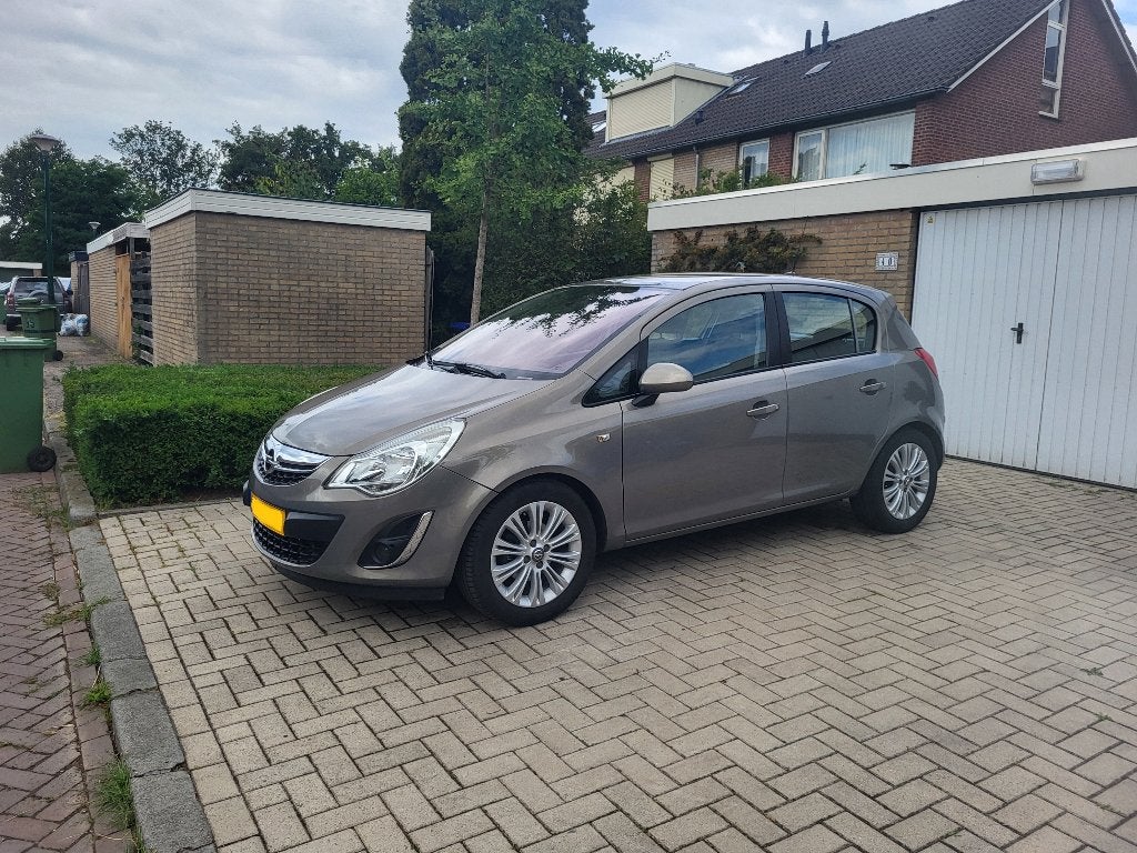 Opel Corsa 1.4 16V (101pk) 2012 Kleur Peper-dust goed onderh, Auto's, Voorwielaandrijving, 1063 kg, 1398 cc, 4 cilinders