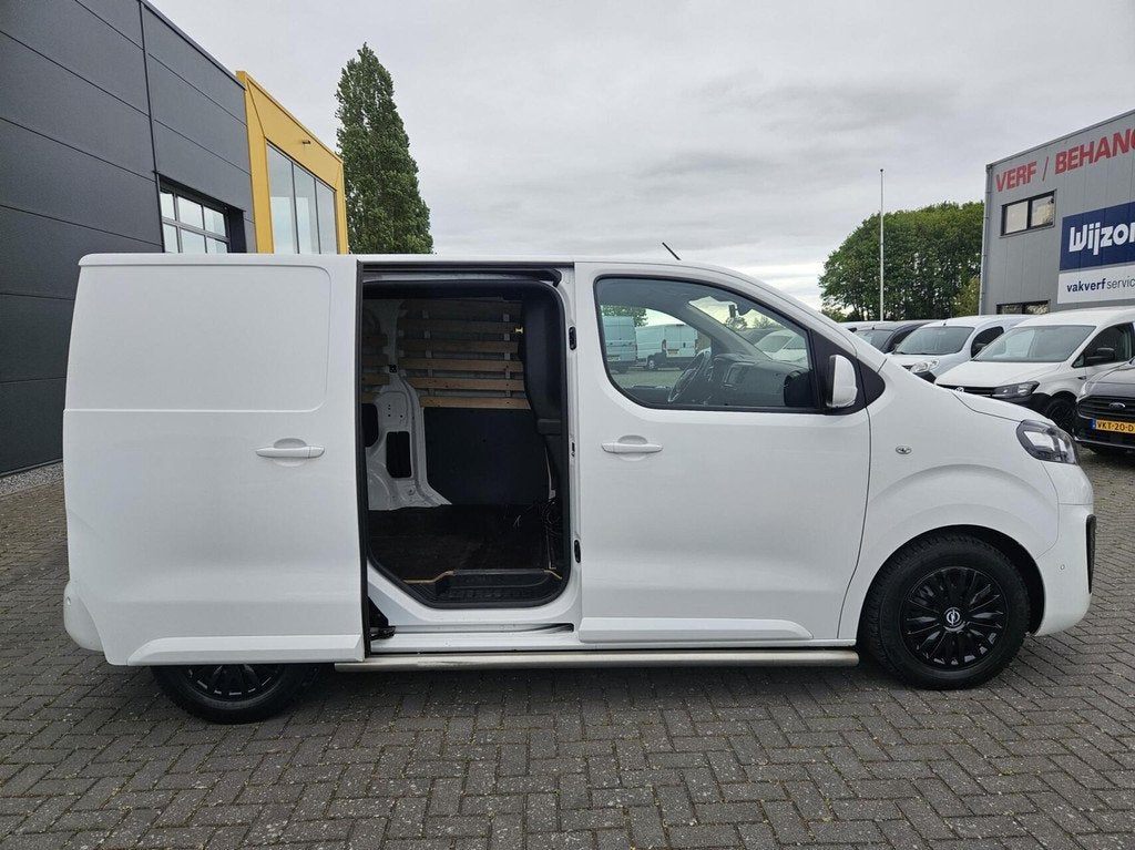 Opel Vivaro 2.0 CDTI L1H1 Airco 360-camera Navi 3-zits, Gebruikt, Euro 6, 4 cilinders, 2000 kg