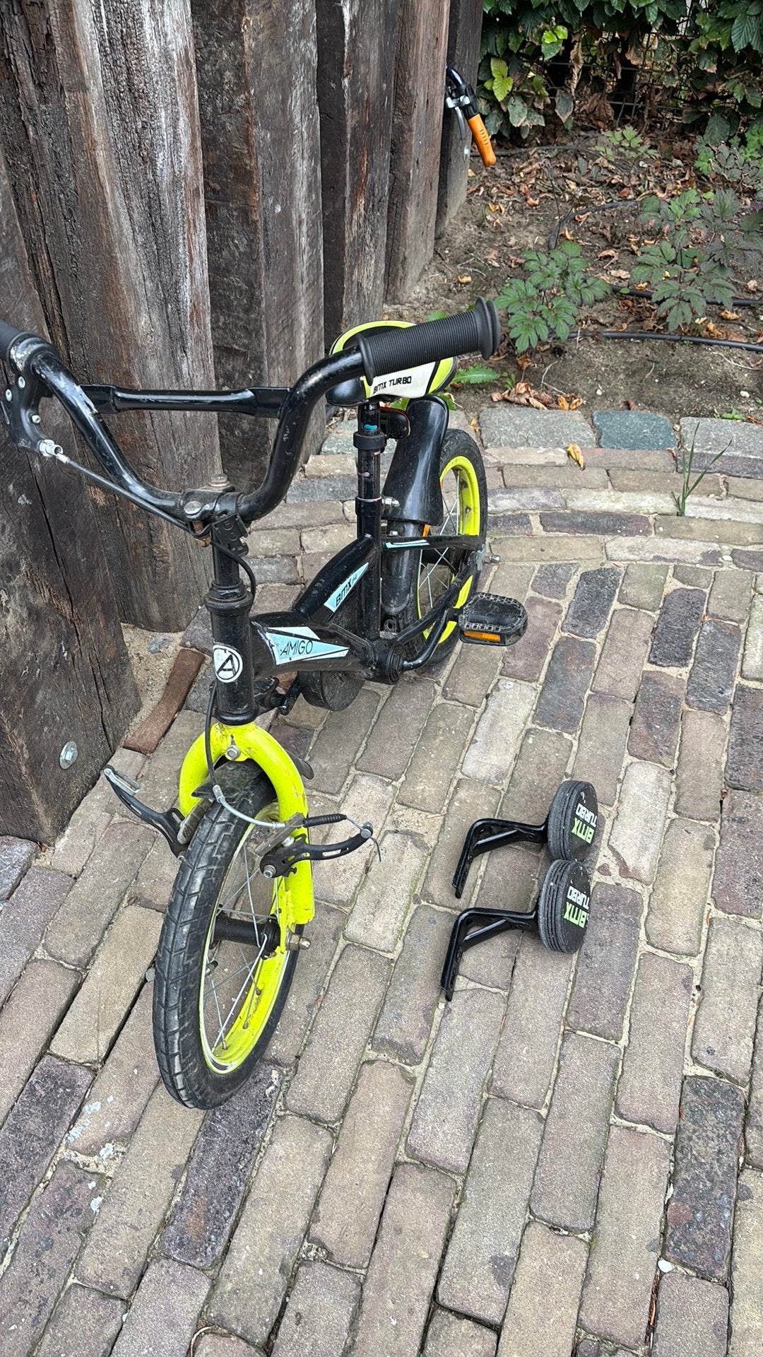 Amigo jongens fiets 14 inch, Fietsen en Brommers, Fietsen | Kinderfietsjes, Ophalen, Terugtraprem, Zijwieltjes, Gebruikt