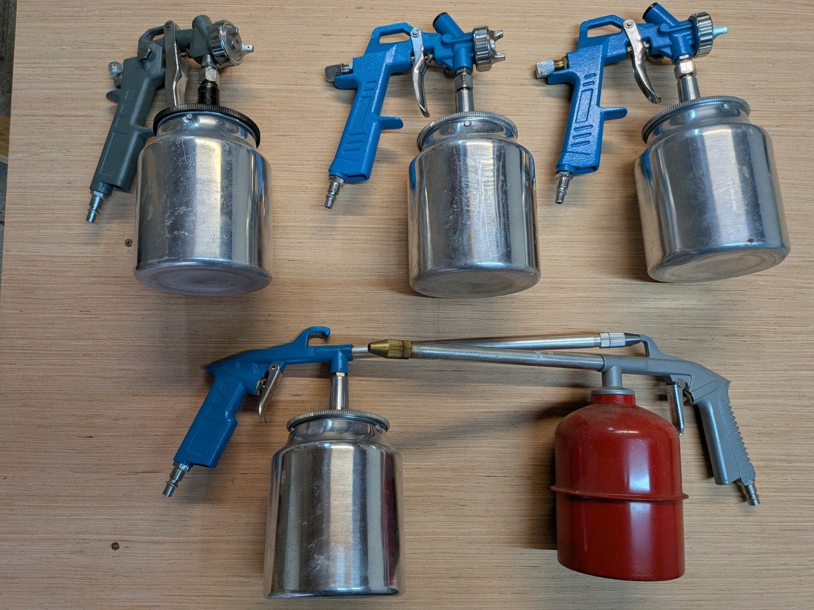 Perslucht spuitpistolen met reservoir, Ophalen of Verzenden, Zo goed als nieuw