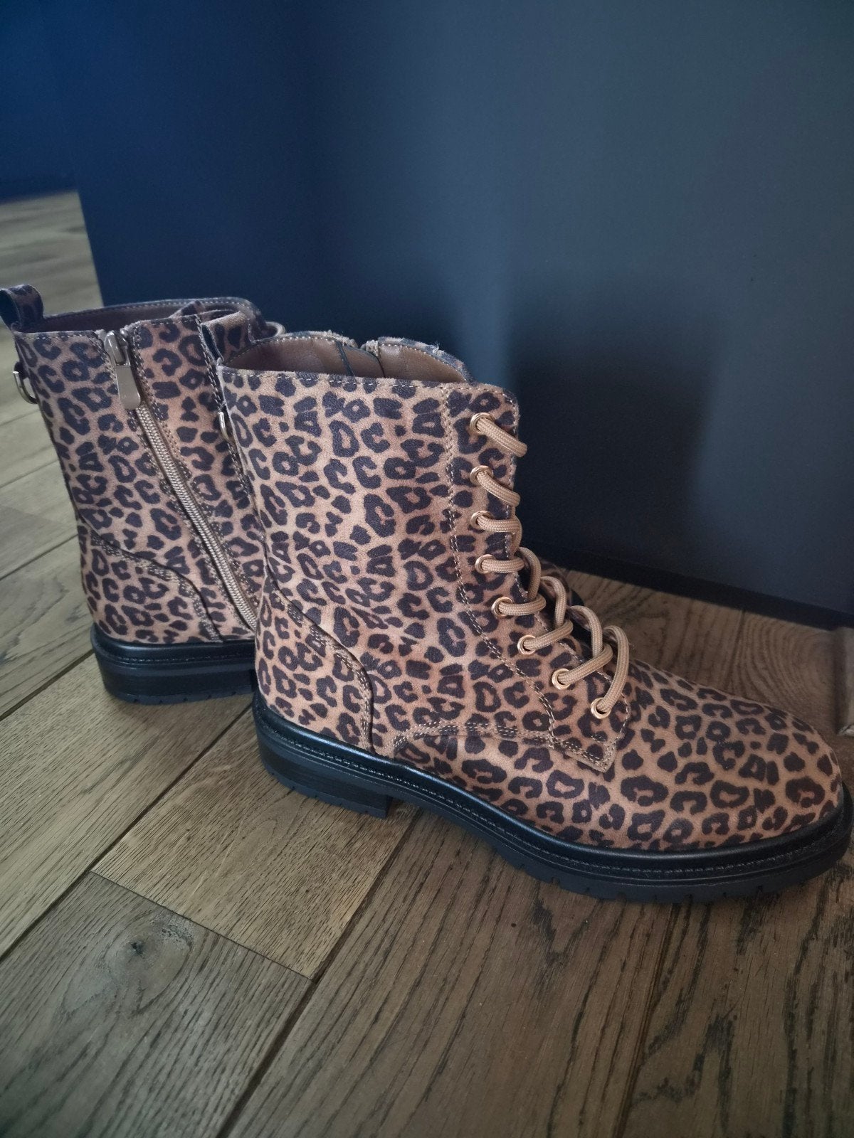 Nieuwe Leopard Print Veterlaarzen - Maat 41, Kleding | Dames, Ophalen of Verzenden, Nieuw, Bruin, Lage of Enkellaarzen