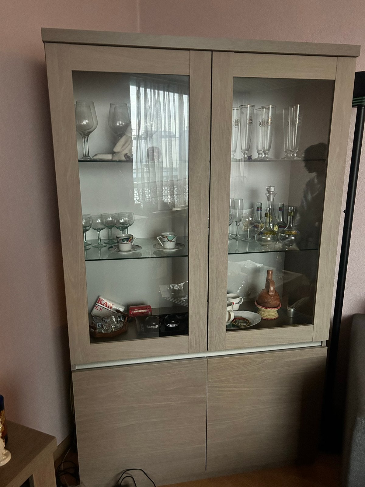 Foto 4 van Complete 4-delige Meubelset - Zo goed als nieuw
