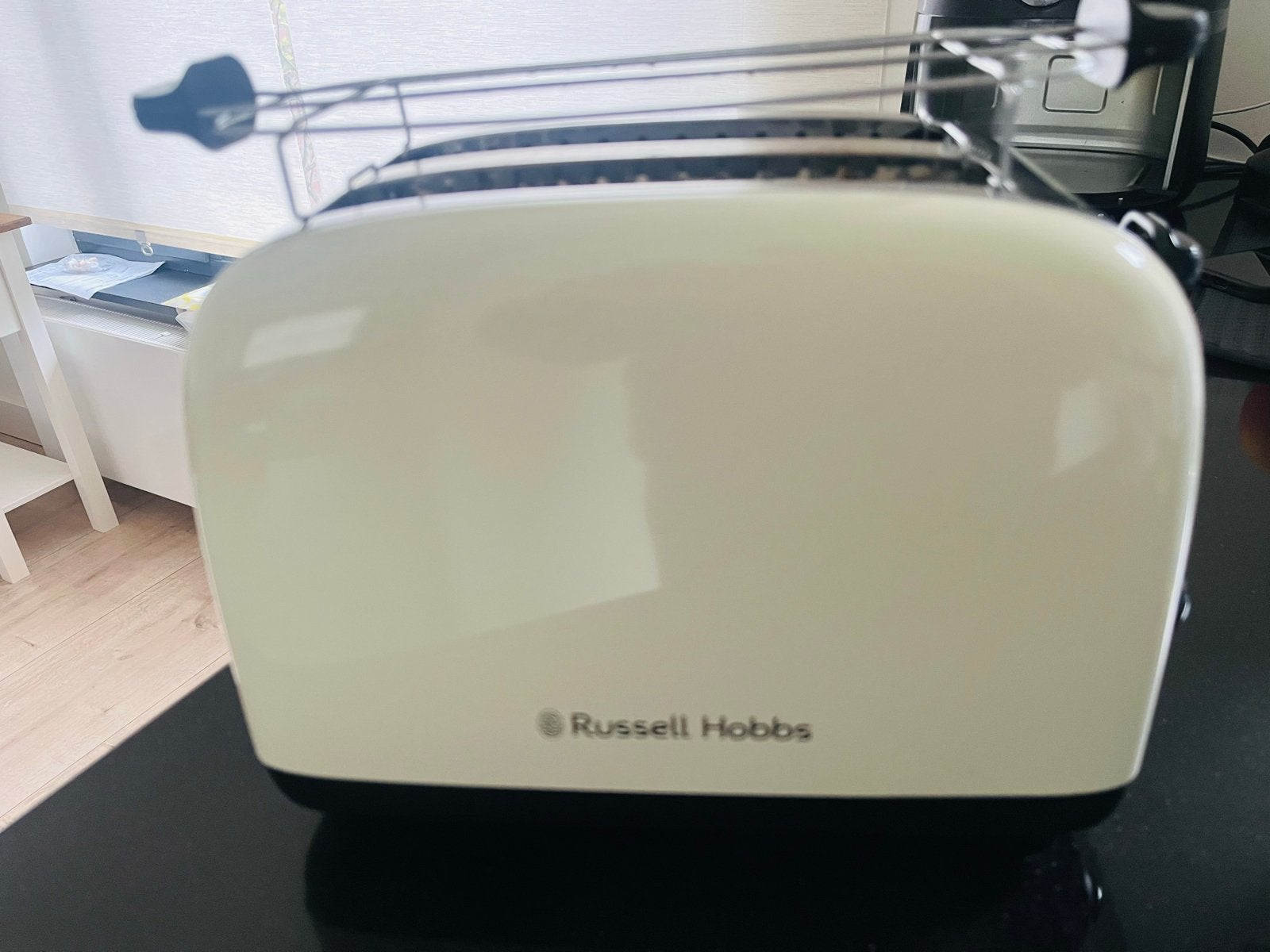 Russell Hobbs Broodrooster - Crème, Witgoed en Apparatuur, Broodroosters, Ophalen of Verzenden, Gebruikt