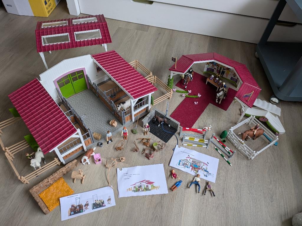 Schleich sets oa Manage, wasplaats, paardenshow, Ophalen of Verzenden, Gebruikt