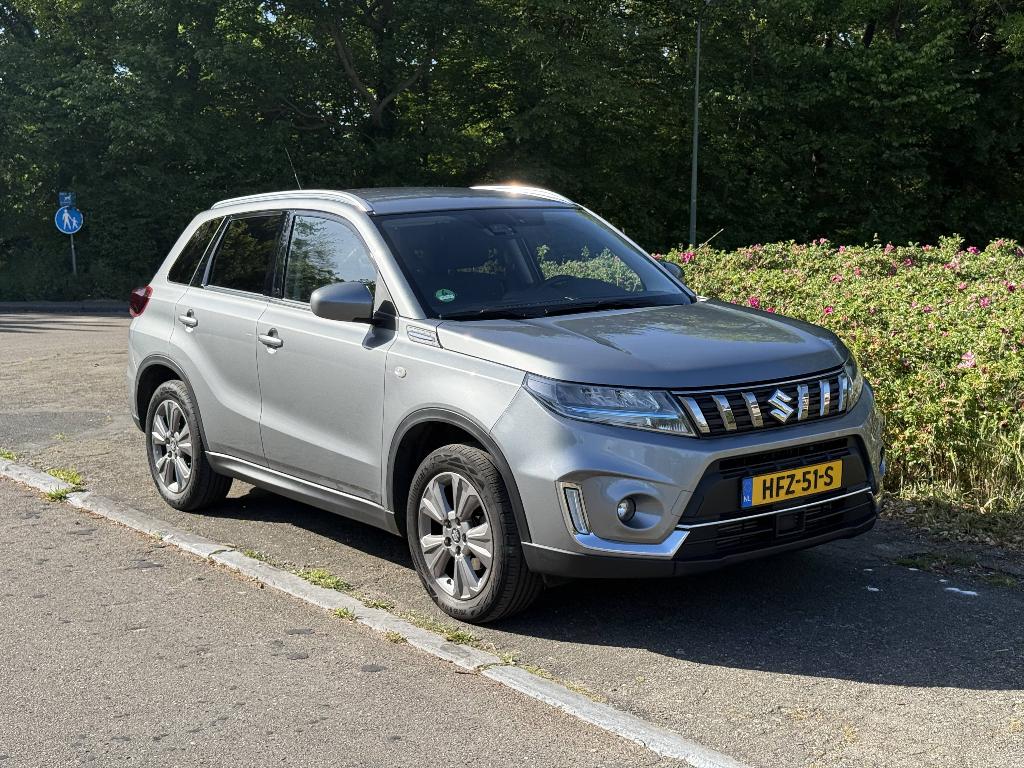 Suzuki Vitara 1.4 Boosterjet 129pk Smart Hybrid 2023, Auto's, Stof, Euro 6, 4 cilinders, 129 pk