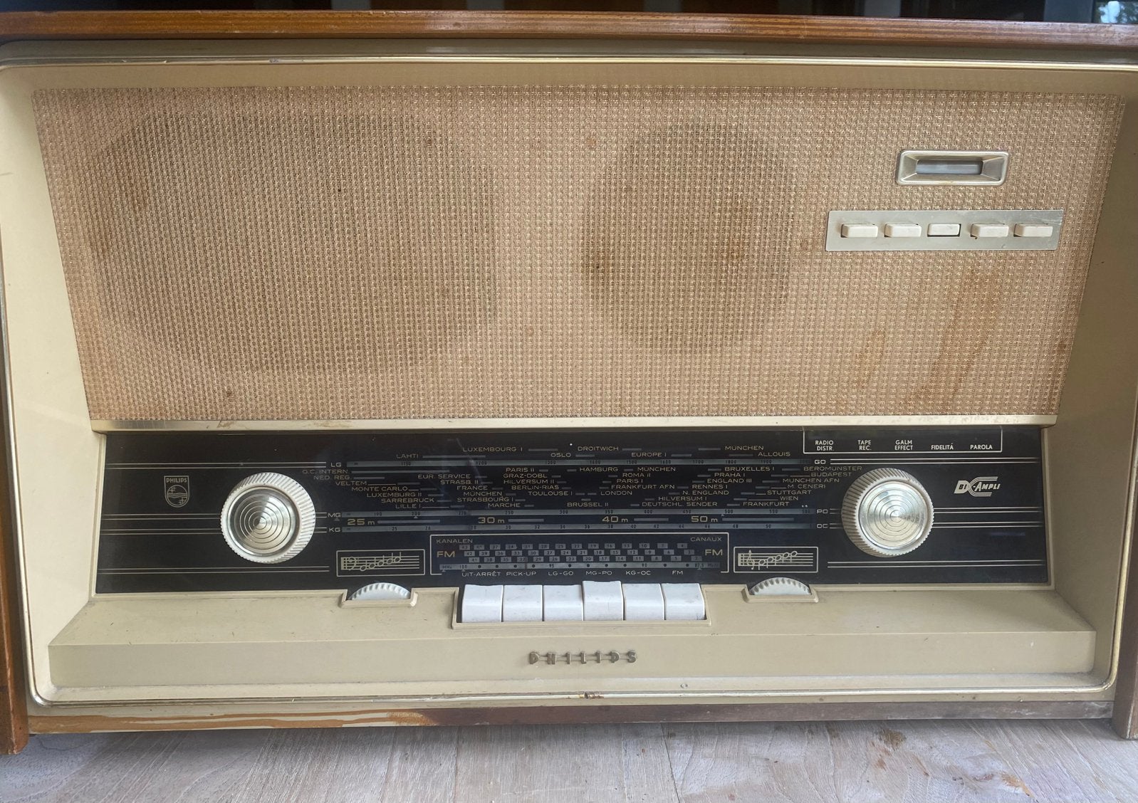 Philip B5X93A Bi-Ampli buizenradio, Ophalen
