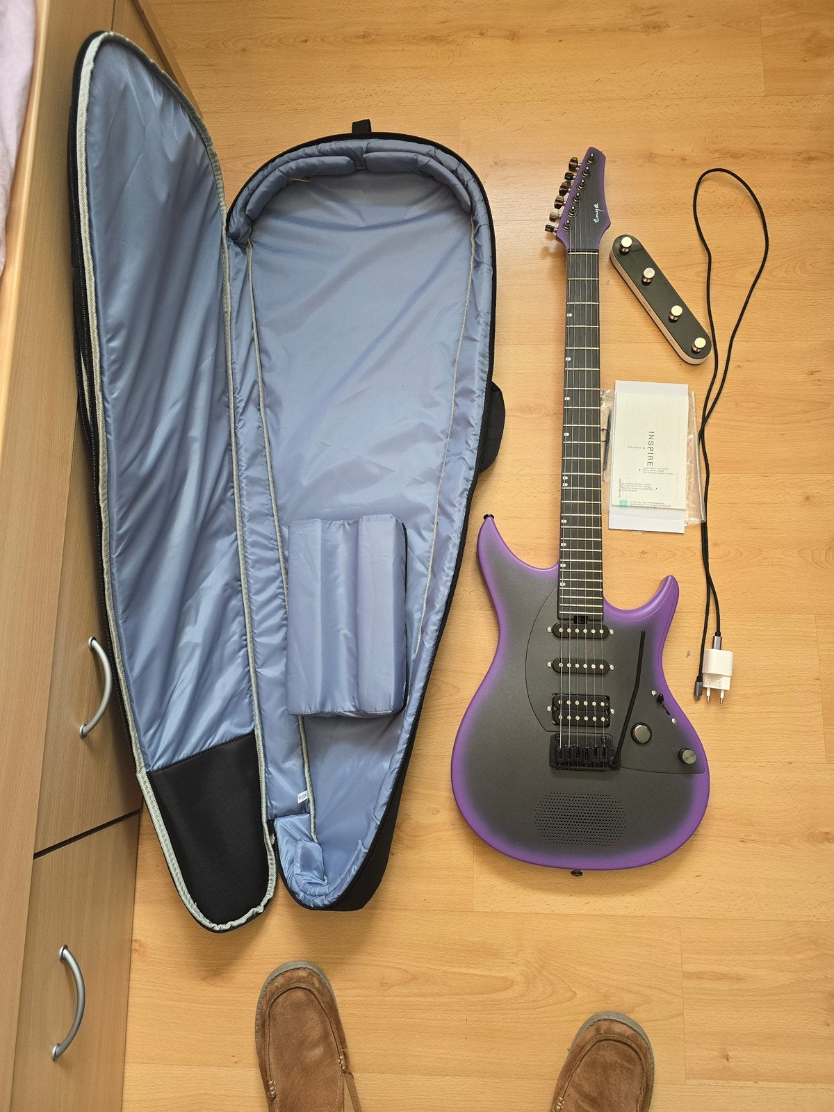 Enya Inspire + voetpedaal, Ophalen, Zo goed als nieuw, Solid body