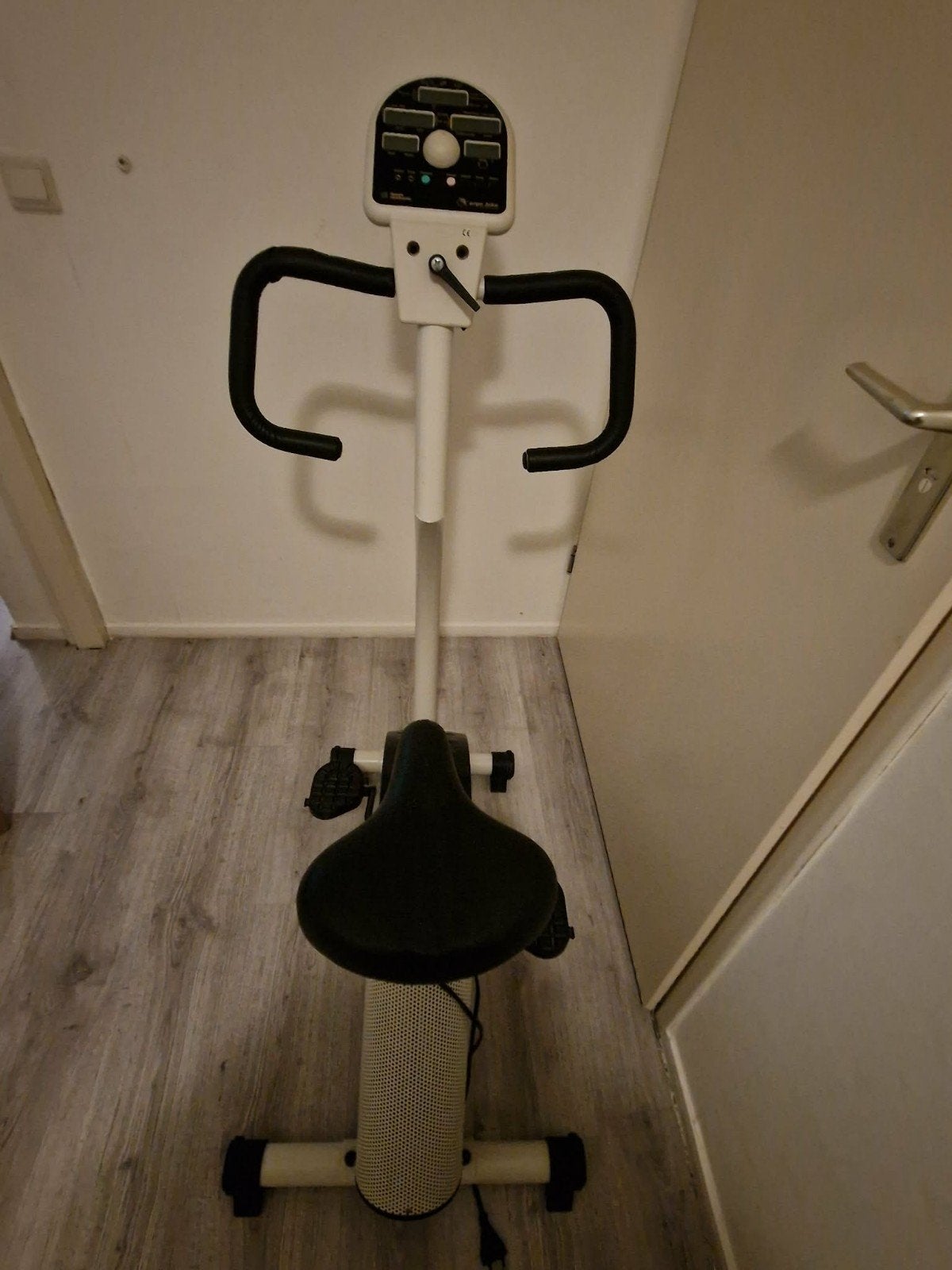 Ergo Bike Hometrainer - Daum Electronic T,E,A,B,, Ophalen, Zo goed als nieuw, Metaal, Benen
