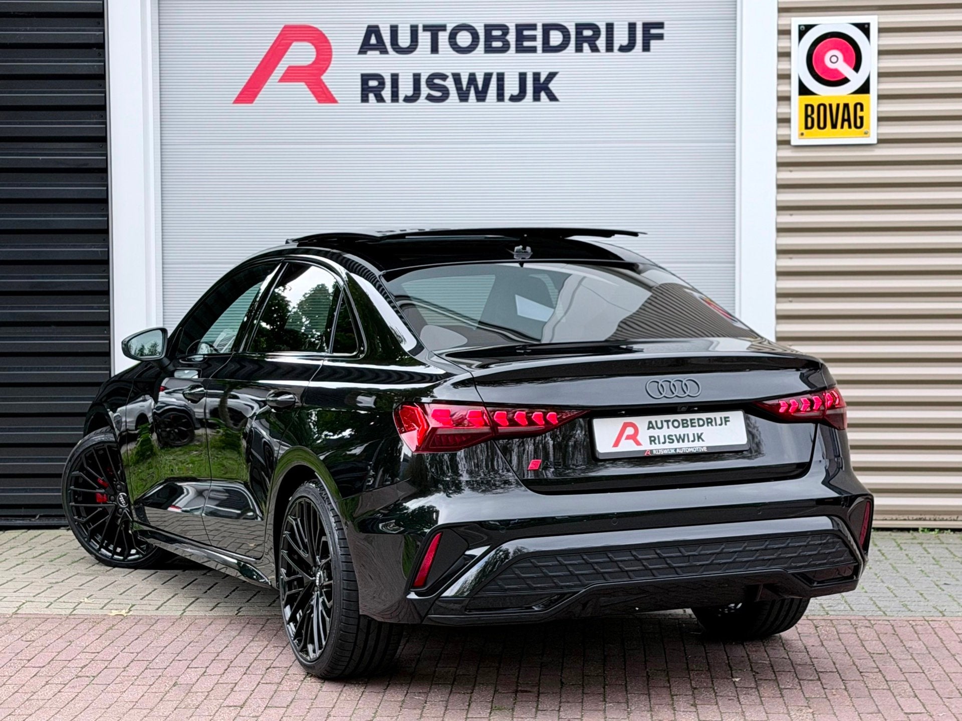 Audi A3 Limousine 35 TFSI S-Line Pano/Matrix/Sonos/HuD, Auto's, 1300 kg, 4 cilinders, Zwart, Bedrijf