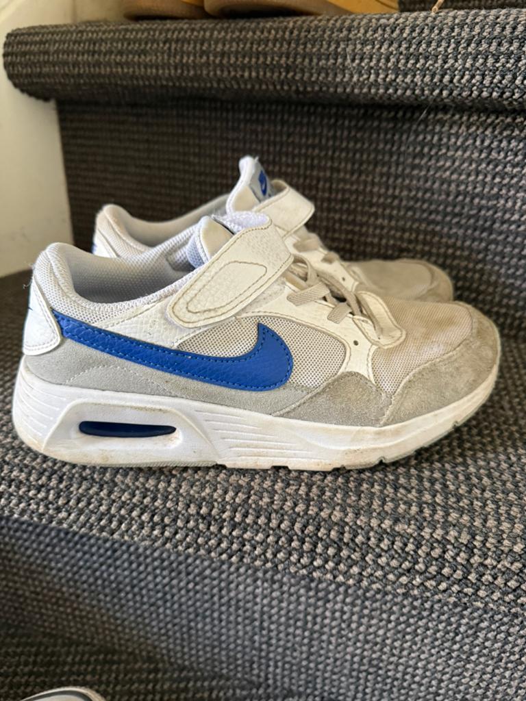 Nike air max maat 35, Ophalen of Verzenden, Zo goed als nieuw, Jongen of Meisje, Sportschoenen