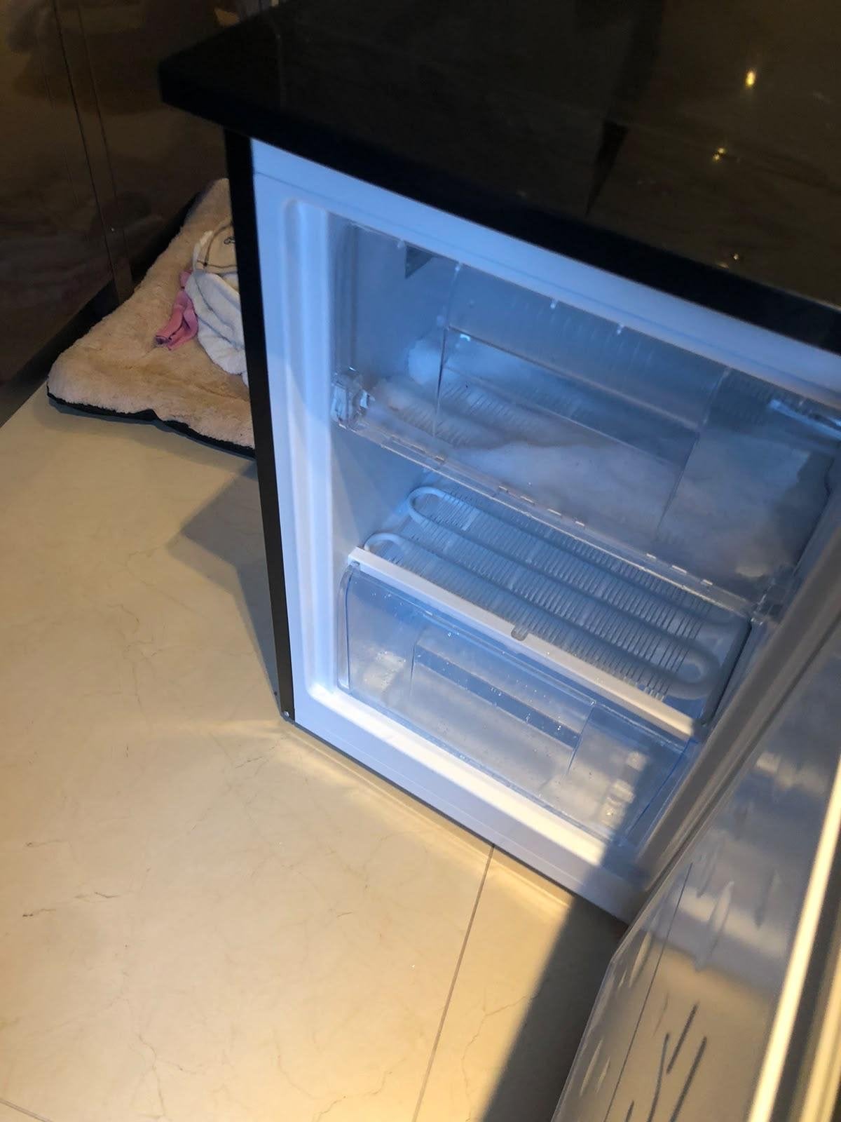 Compacte Koelkast met Vriesvak - Zwart (Chiq), Ophalen of Verzenden, Energieklasse A of zuiniger, Met vriesvak, Minder dan 45 cm