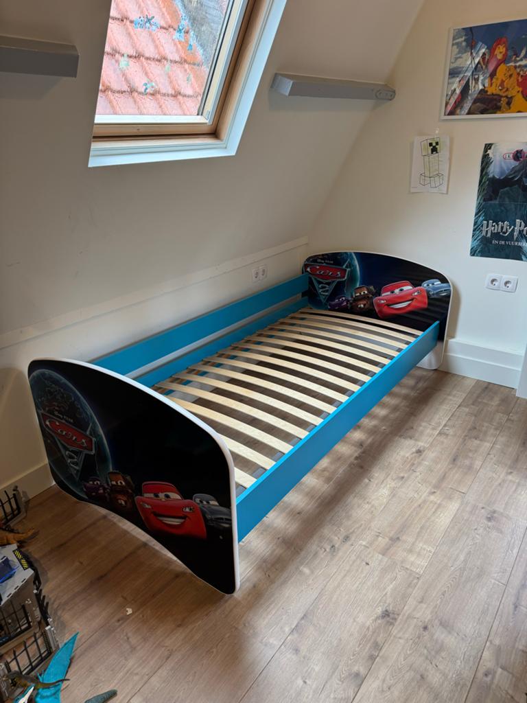 Disney Cars Kinderbed met Lattenbodem, Kinderen en Baby's, Kinderkamer | Bedden, Zo goed als nieuw, 180 cm of meer, 85 tot 100 cm