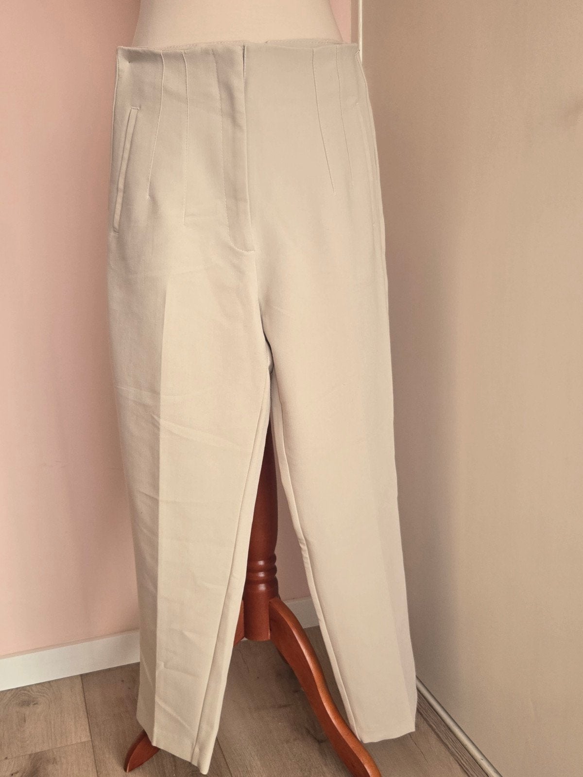 Zara damesbroek • maat L • beige, Maat 42/44 (L), Ophalen of Verzenden, Lang, Gedragen